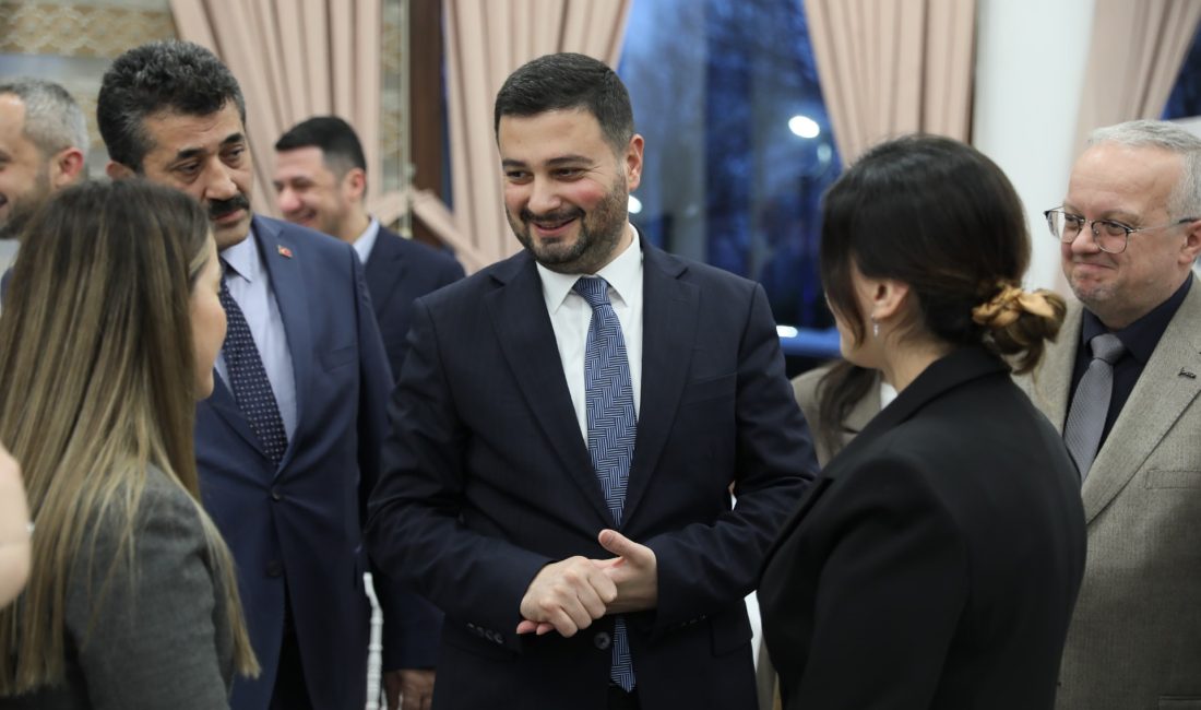 İSTANBUL, – KAĞITHANE Belediye Başkanı Mevlüt Öztekin, İlçe Milli Eğitim