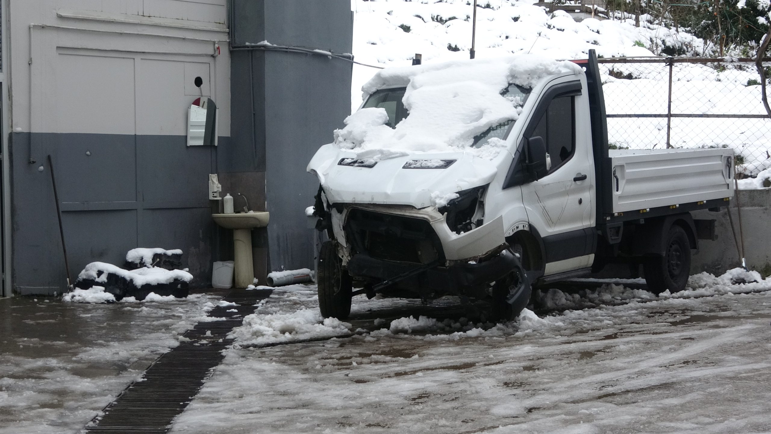 Kaportacılarda ‘kar buz’ mesaisi