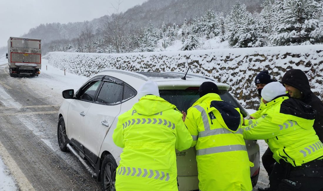 KAPALI KÖY YOLU SAYISI 163’E YÜKSELDİ Zonguldak’ta kar yağışı devam
