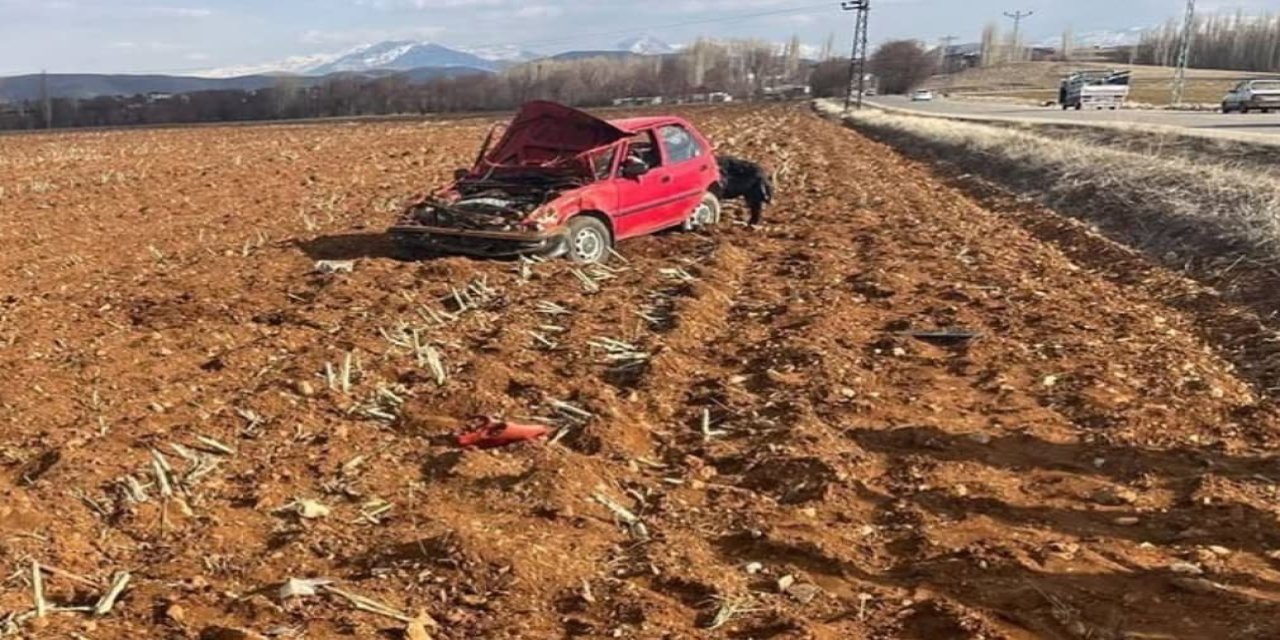 Afşin'de otomobil takla attı: 3 yaralı 2 26913