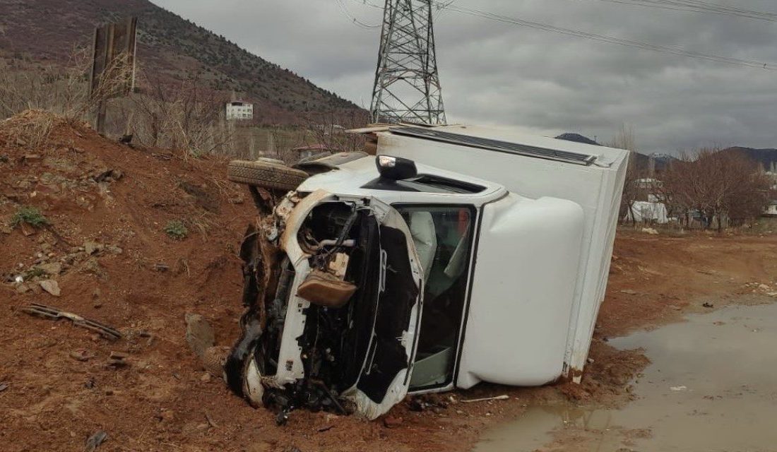Kahramanmaraş’ın Göksun ilçesinde kamyonetin devrilmesi sonucu 1 kişi yaralandı. 
