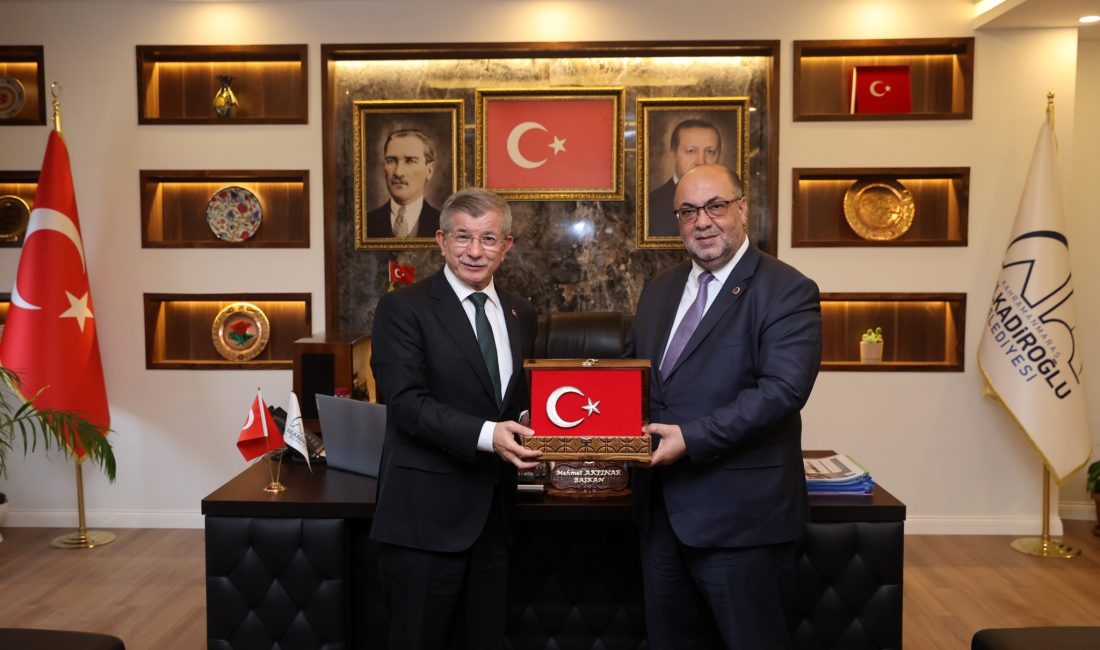 Gelecek Partisi Genel Başkanı ve 26. Türkiye Cumhuriyeti Başbakanı Ahmet