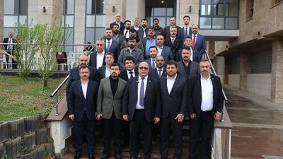 Dulkadiroğlu Belediye Başkanı Mehmet Akpınar, belediye meclis salonunda düzenlenen Bayramlaşma
