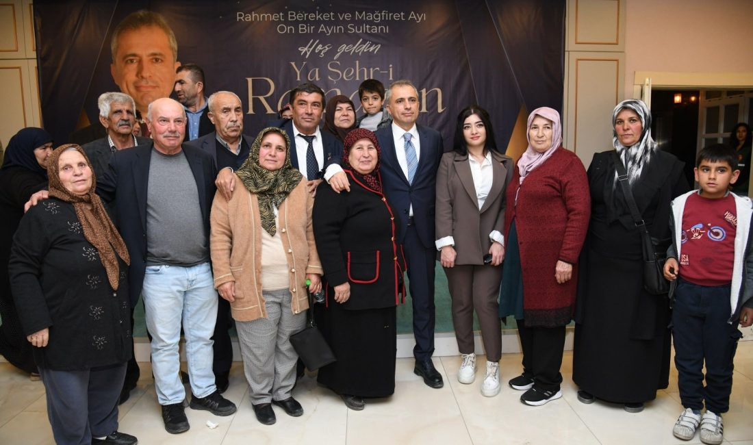 Osmaniye Belediye Başkanı İbrahim Çenet, şehit yakınları, gaziler ve aileleri