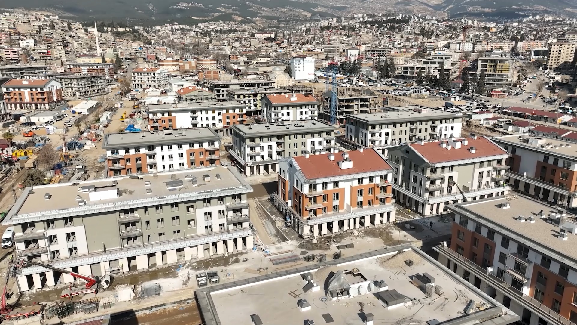 Bakan Kurum: Tüm vatandaşlarımız yuvalarına kavuşana kadar bize uyku yok
