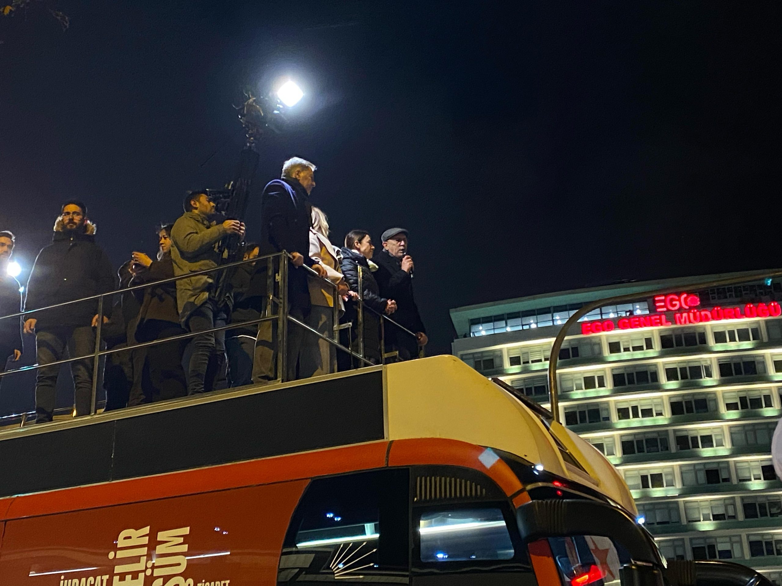 CHP milletvekillerinden İmamoğlu'na destek yürüyüşü