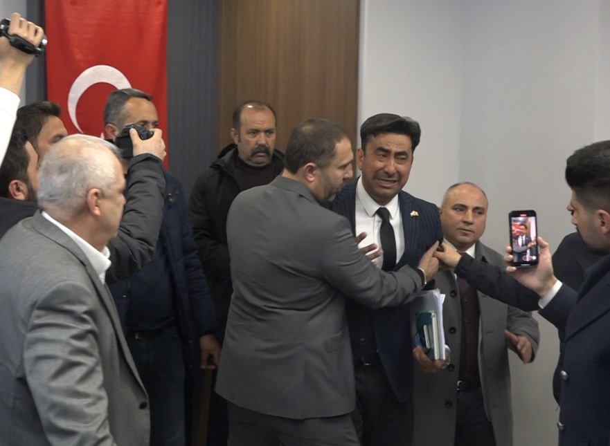 Furkan KAVUKLU/KAYSERİ, – KAYSERİ’de, bir süre önce görevinden istifa eden