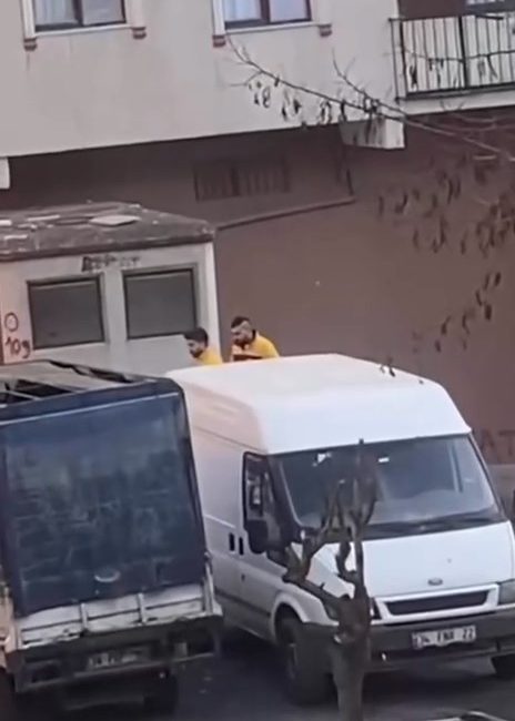 Baran AKKAYA-Ahmet YEŞİLMEN/İSTANBUL, -GÜNGÖREN’de boş arazide ölü bebek bulundu. Polisin
