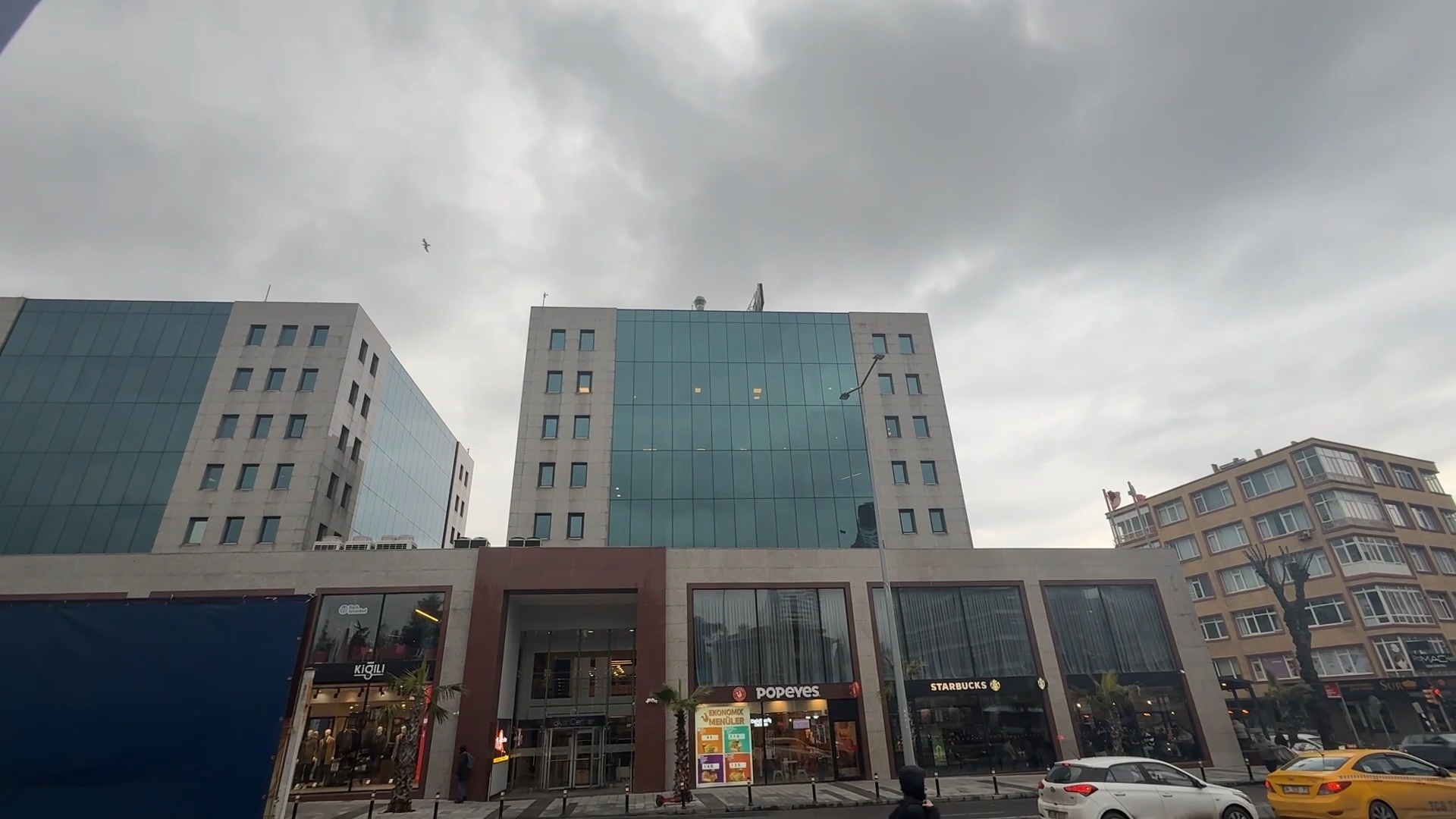 İstanbul İBB Medya A.Ş.'de arama yapan polis bir bilgisayara el koydu