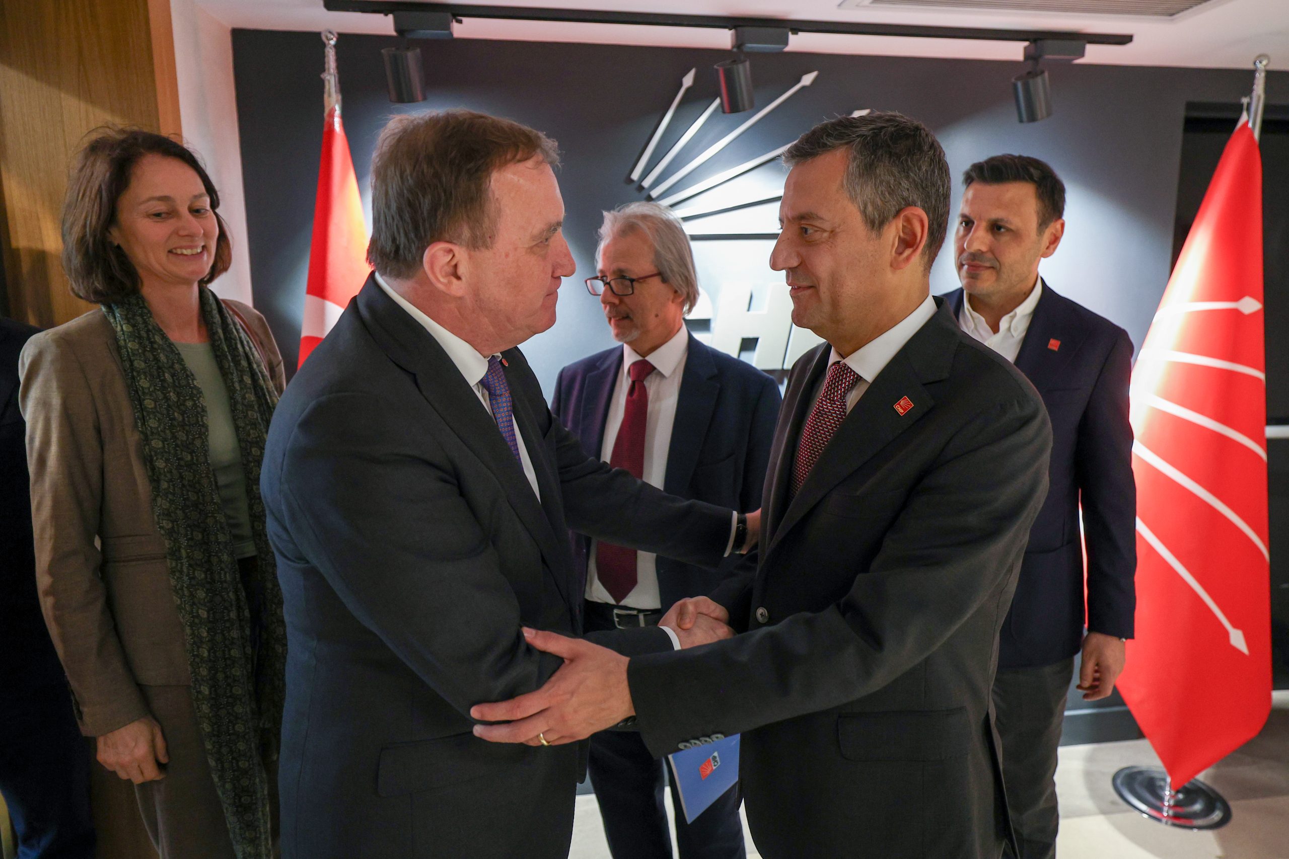 İstanbul Özgür Özel, Avrupa Sosyalist Partisi (PES) Başkanı Stefan Löfven ile bir araya geldi