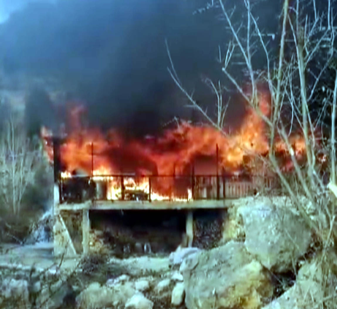 Kahramanmaraş'ta yanan ev kullanılamaz hale geldi