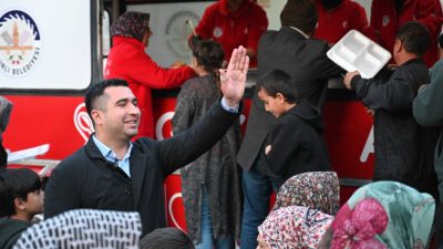 Kadirli Belediyesi tarafından hazırlanan Gezici Aşevi ile Şehit Mustafa Yağız