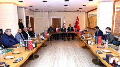 Dulkadiroğlu Belediye Başkan Yardımcısı Fatih Yıldız, Kahramanmaraş Valisi Mükerrem Ünlüler