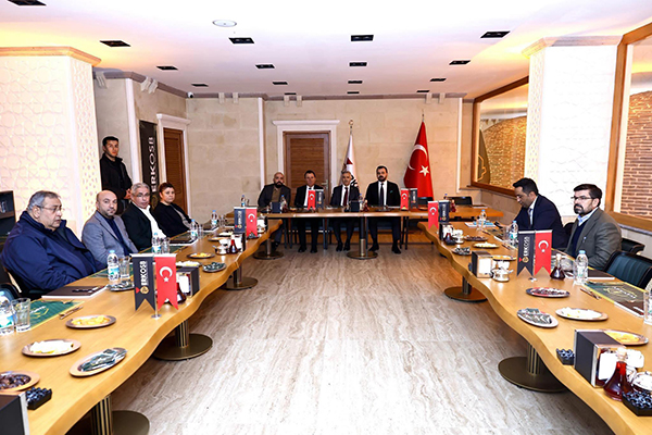 Dulkadiroğlu Belediye Başkan Yardımcısı Fatih Yıldız, Kahramanmaraş Valisi Mükerrem Ünlüler