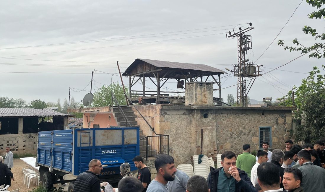 Adana’nın Kozan ilçesinde bayram namazının ardından geleneksel hale gelen sabah