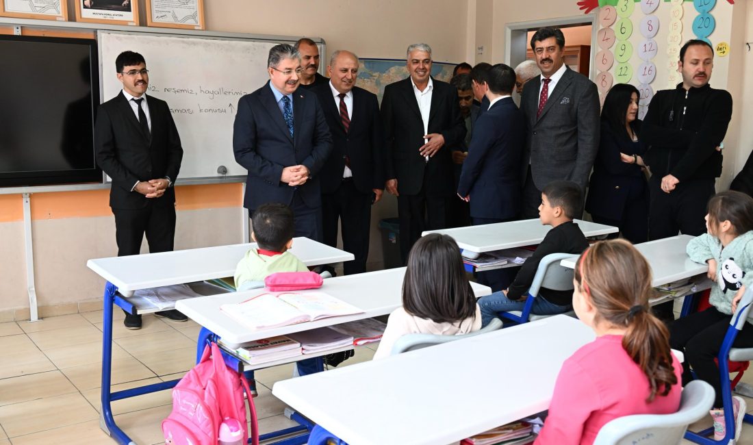 Osmaniye Valisi Dr. Erdinç Yılmaz, Sumbas Akçataş Köyünde Akçataş İlkokulu