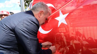 Şehre İstiklal Madalyası verilişinin 100. yılında düzenlenen kutlama programına katılan