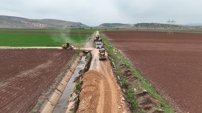 Büyükşehir Belediyesi, Pazarcık’ın sınır mahallelerini Kahramanmaraş – Gaziantep Karayoluna bağlayan