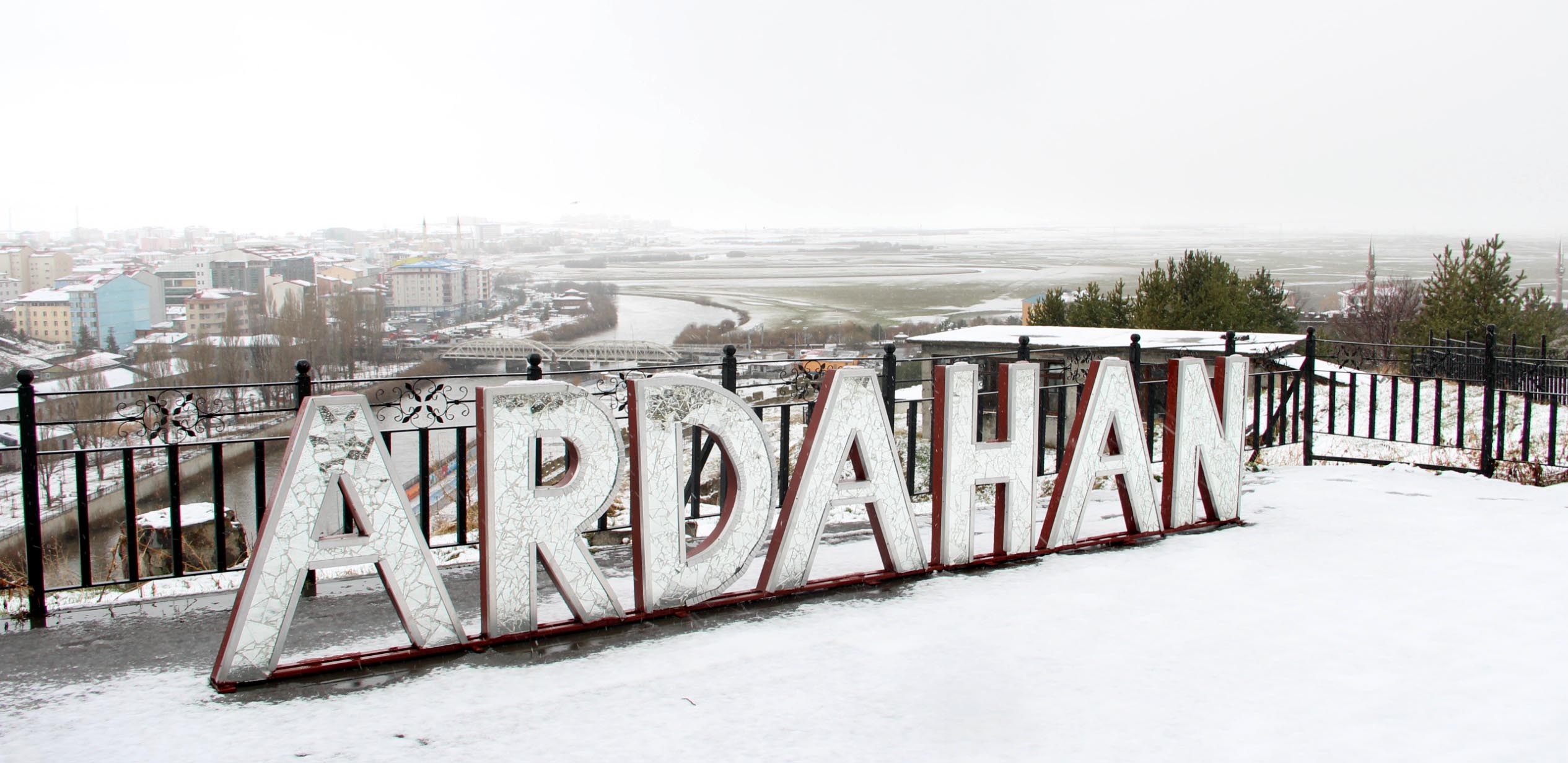 Ardahan beyaza büründü Ardahan beyaza büründü