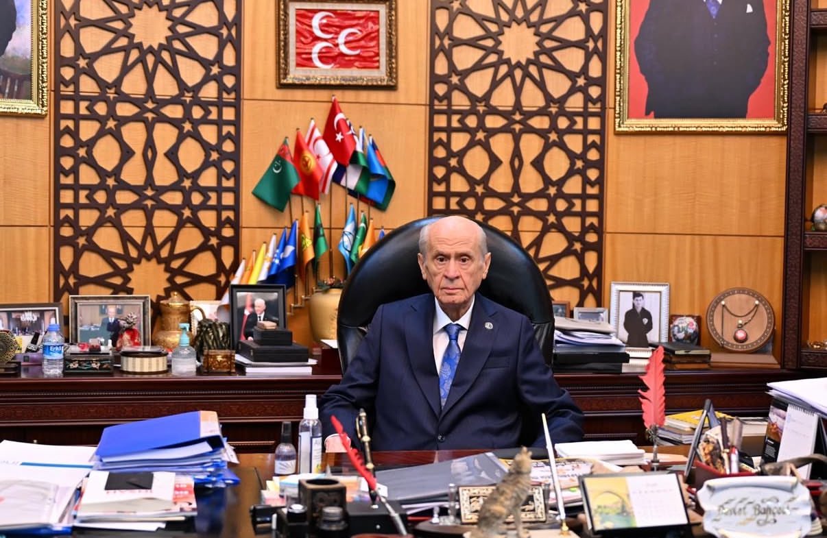 Bahçeli, Türkeş'in mezarını ziyaret etti (3)