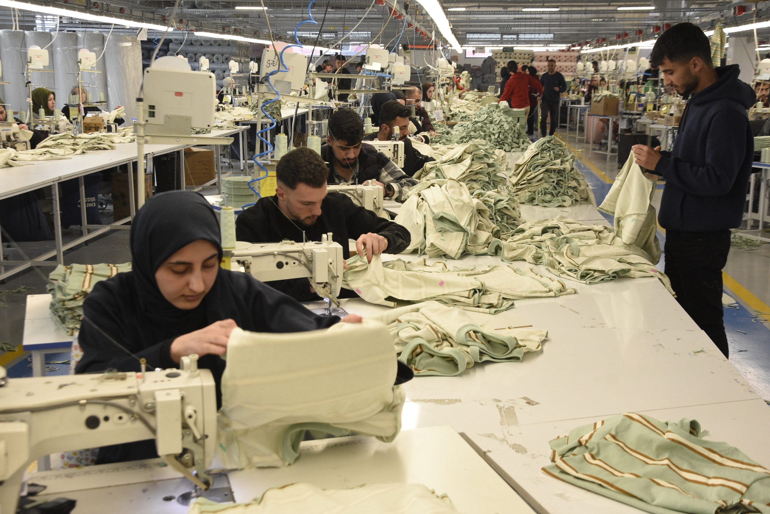 Bitlis'te teşviklerle açılan tekstil atölyelerinde 13 bin kişiye istihdam