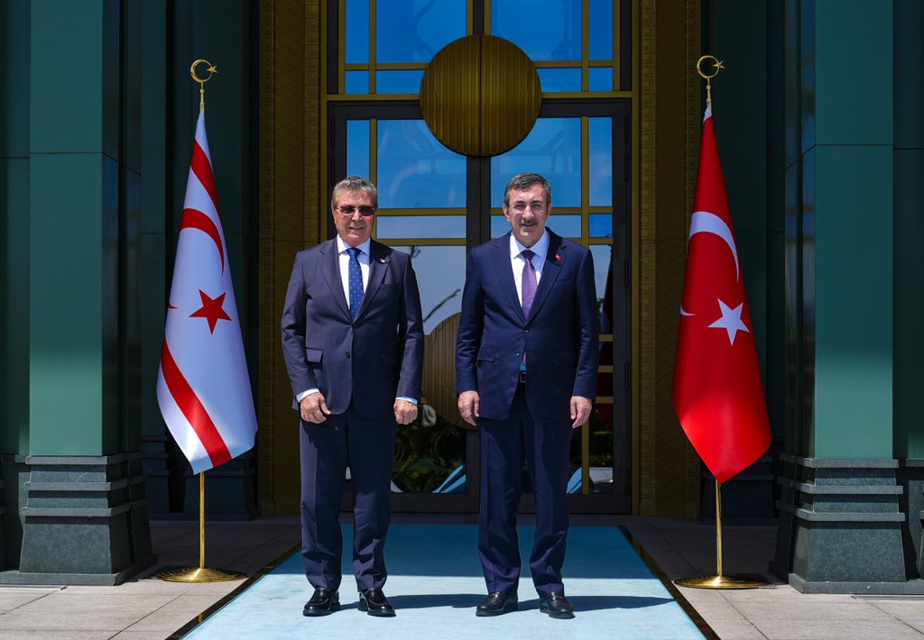 Cumhurbaşkanı Yardımcısı Yılmaz, KKTC Başbakanı Üstel ile bir araya geldi
