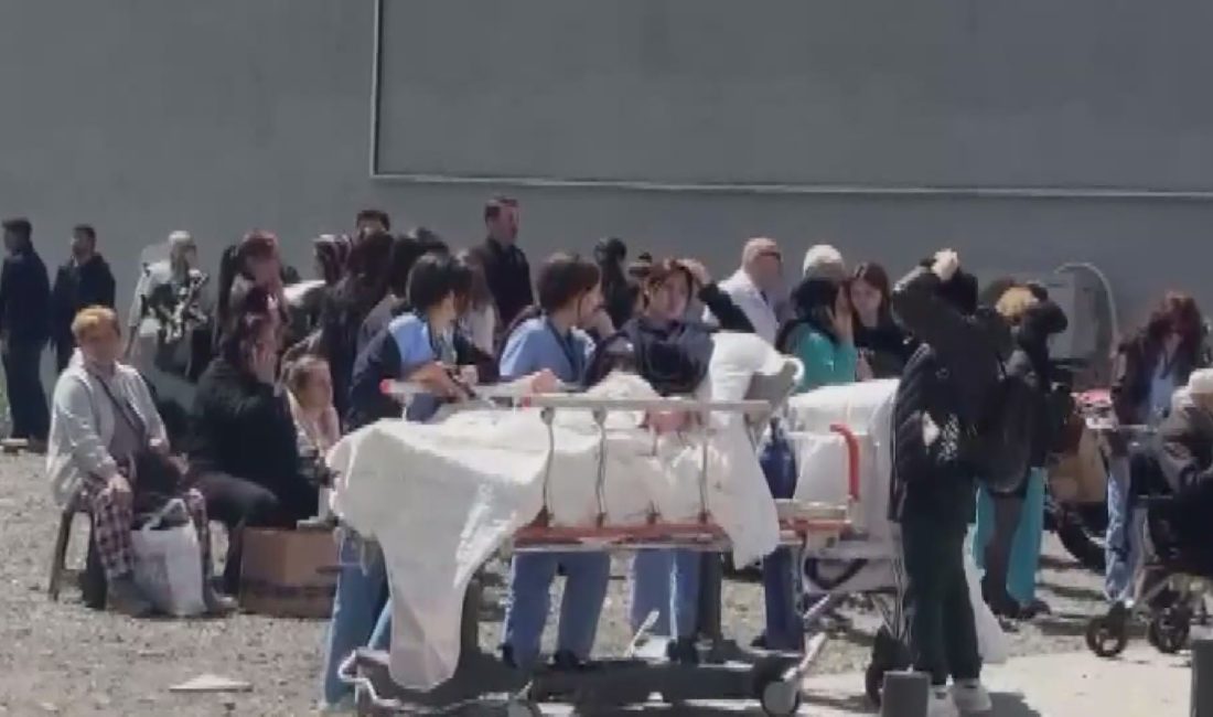 İhsan DÖRTKARDEŞ/İSTANBUL, – İSTANBUL’da yaşanan 6,2 büyüklüğündeki deprem sonrasında Avcılar’daki