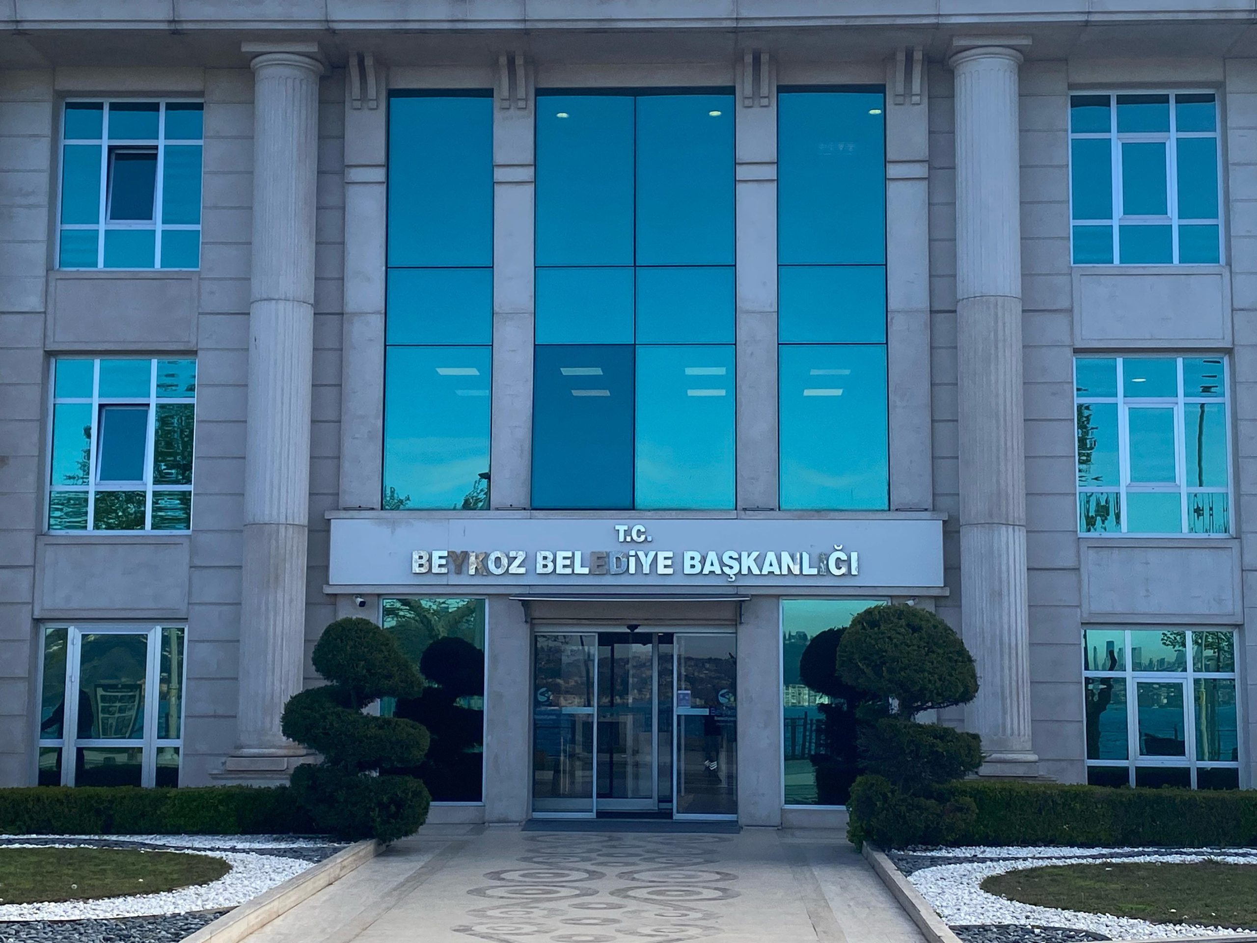 İstanbul Beykoz Belediye Başkan Yardımcısı Fidan Gül hakkında gözaltı kararı 2 (Belediye binasından görüntü)