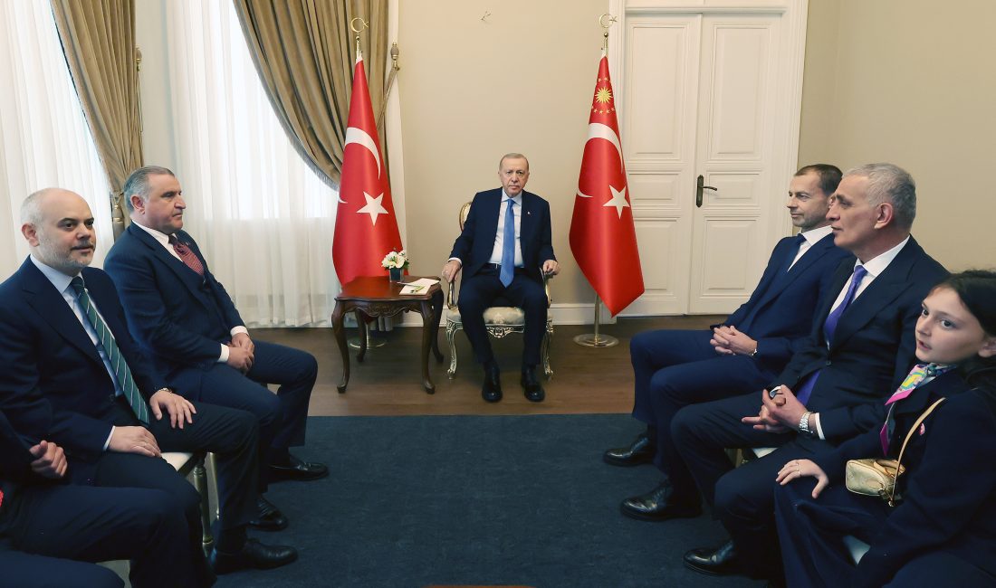 İSTANBUL, – Cumhurbaşkanı Erdoğan, UEFA Başkanı Aleksander Ceferin’i kabul etti.