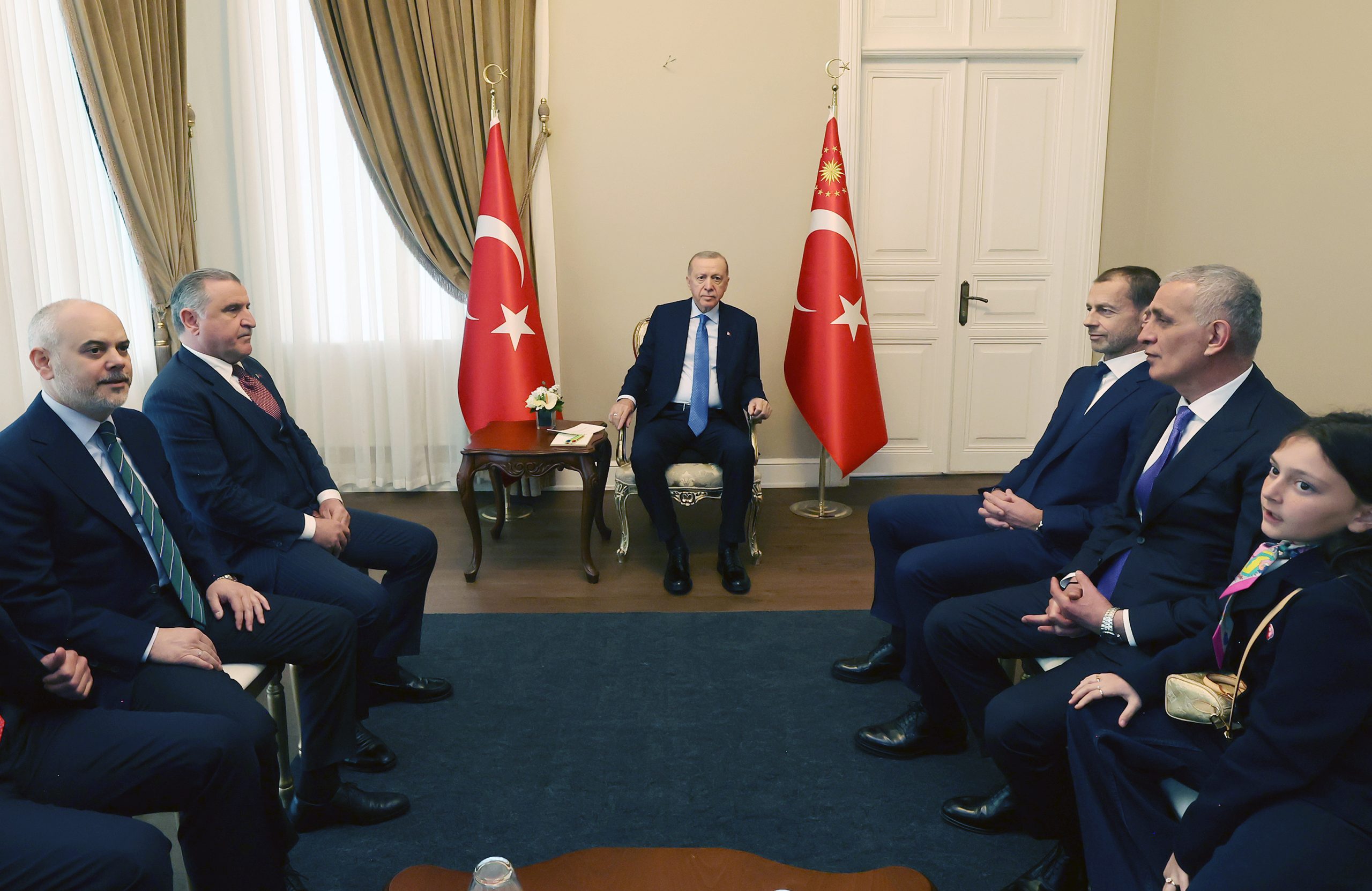İstanbul- Cumhurbaşkanı Erdoğan, UEFA Başkanı Aleksander Ceferin’i kabul etti İstanbul Cumhurbaşkanı Erdoğan, UEFA Başkanı Aleksander Ceferin’i kabul etti