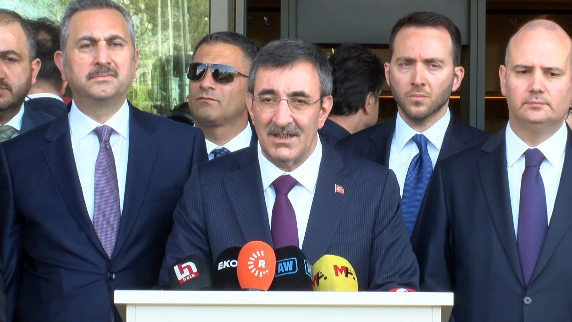 İstanbul Siyasilerden Sırrı Süreyya Önder'e hastanede ziyaret