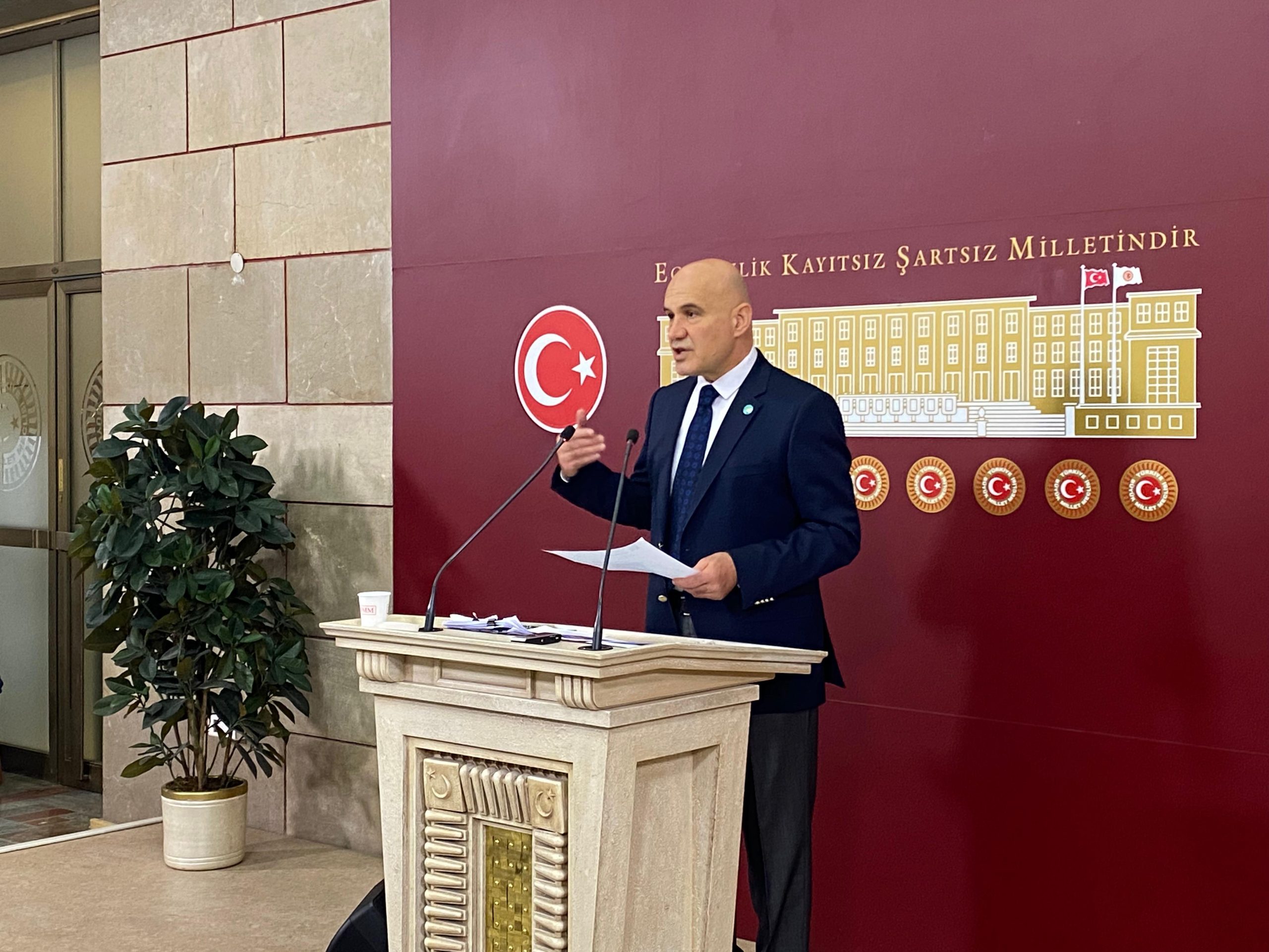 İYİ Partili Çömez: Hukuk devletinin tesisini istiyorsanız AYM kararlarına uyacaksınız