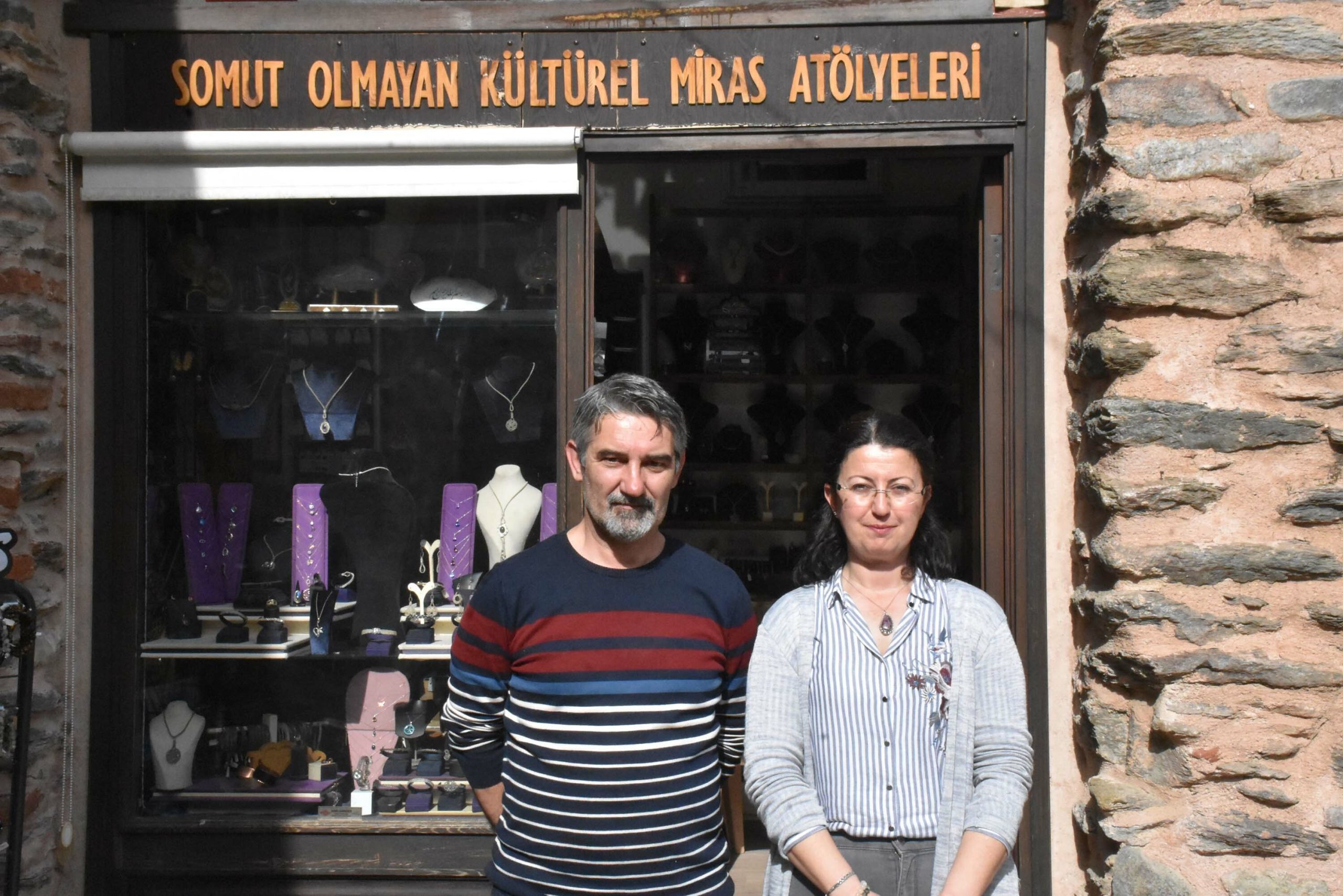 İzmirli çift, somut olmayan kültürel mirasları yaşatmaya çalışıyor