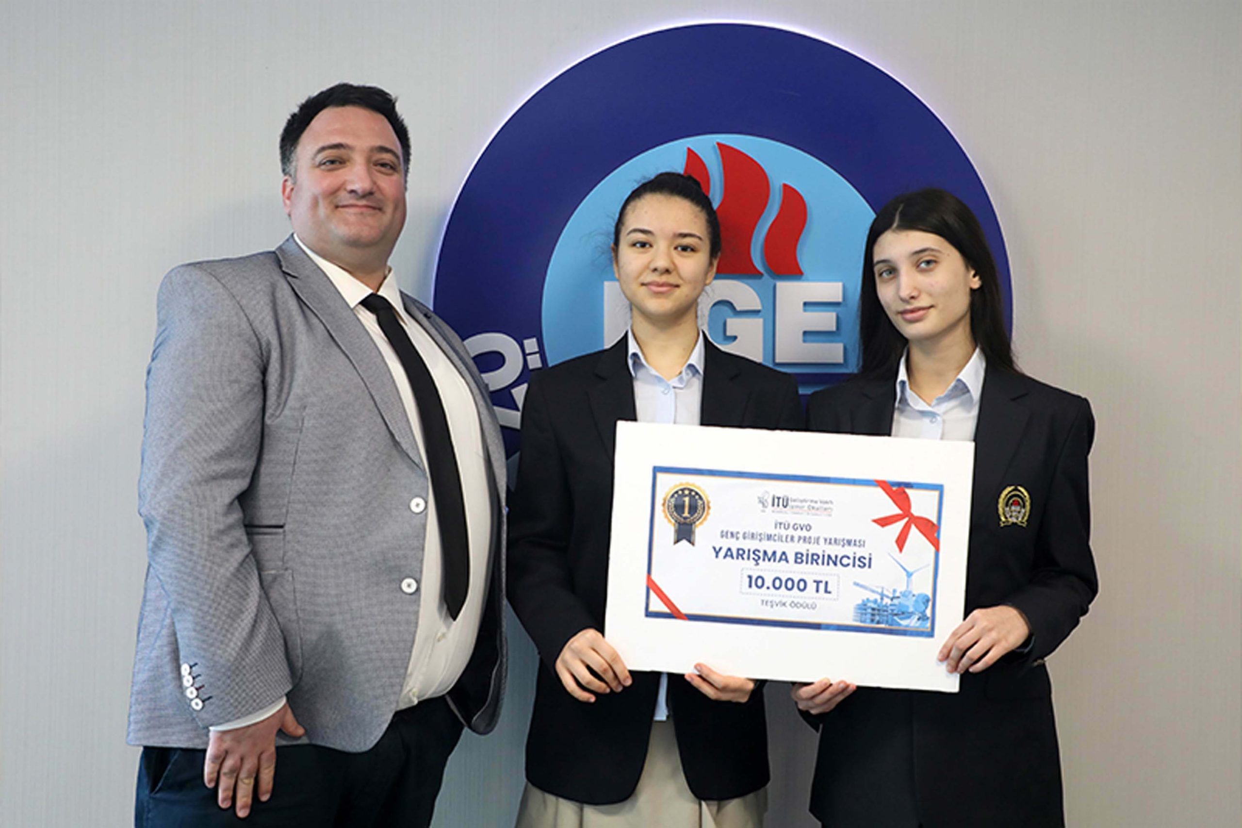 Özel Ege Lisesi, Genç Girişimciler Proje Yarışması'nda birincilik elde etti