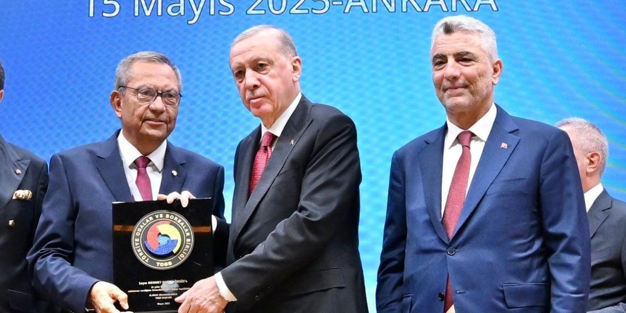 Kipaş Holding Başkanı ve KMTSO Meclis Başkanı Öksüz’e TOBB Hizmet Şeref Belgesi 27639