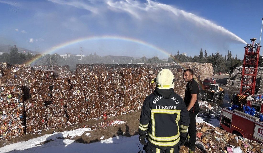 Kahramanmaraş'ın Dulkadiroğlu ilçesine bağlı Eyüpsultan Mahallesi’nde bulunan bir kağıt fabrikasında