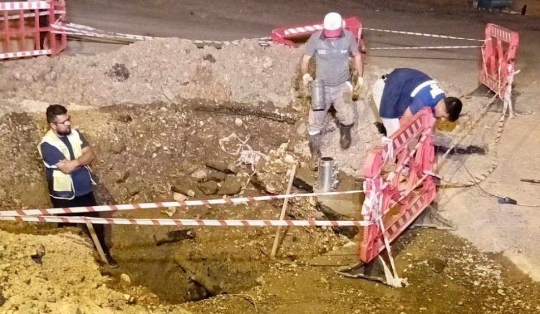 Kahramanmaraş Dulkadiroğlu ilçesinde, deprem bölgelerinde yürütülen altyapı çalışmaları sırasında sorumsuzluk