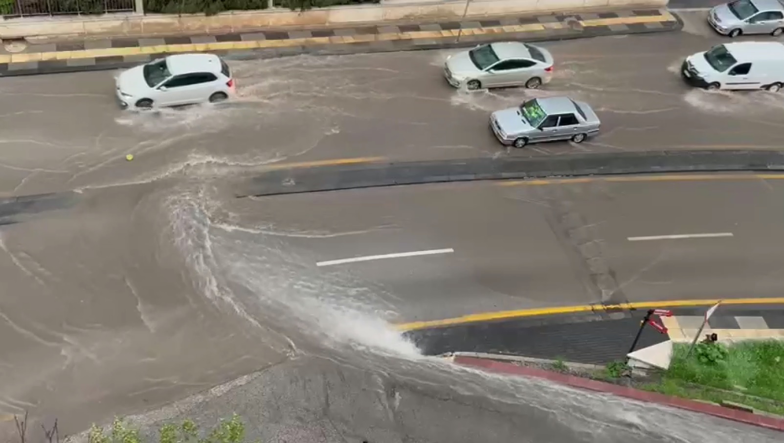 Ankara'da sağanak ve dolu etkili oldu (2)