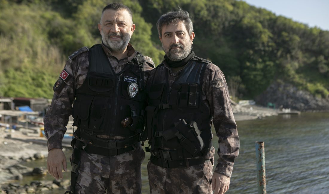 Arka Sokaklar dizisine 11 yıl sonra döndü İSTANBUL, – KANAL D’nin fenomen dizisi Arka Sokaklar’da izleyiciyi şaşırtan