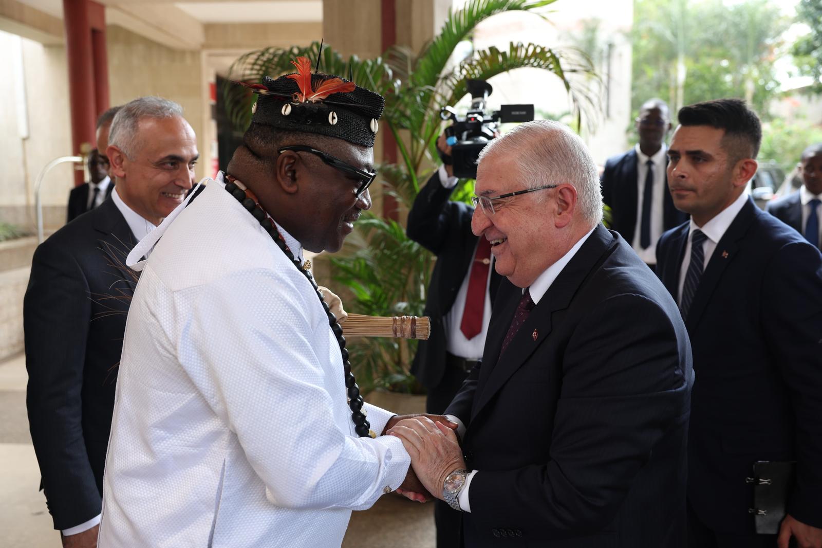 Bakan Güler, Kamerun'da temaslarına devam ediyor