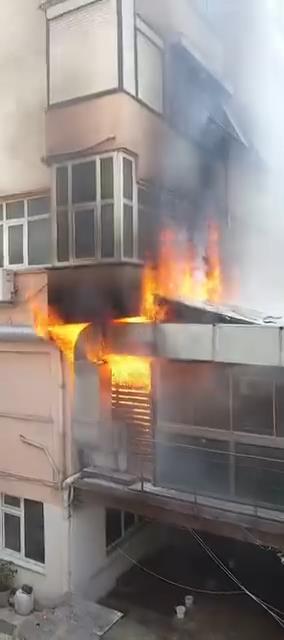 İstanbul Mecidiyeköy'de kafede yangın 1
