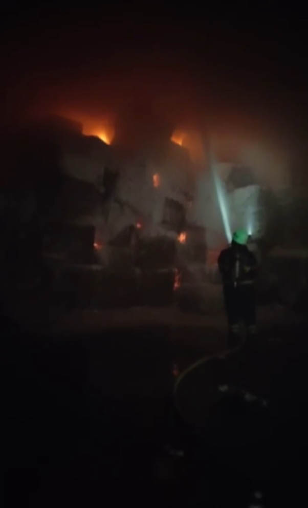 Kahramanmaraş’ta tekstil fabrikasında çıkan yangın kontrol altına alındı