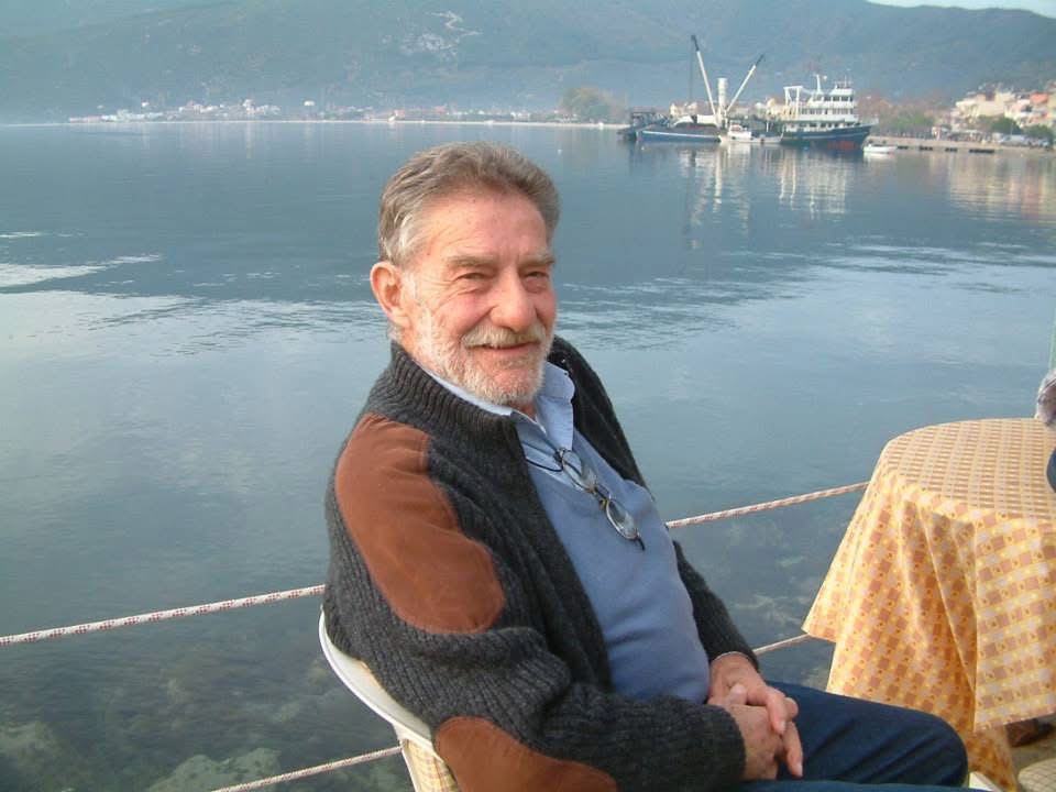 Kalça kemiği kırılan Ahmet Mekin hastaneye kaldırıldı