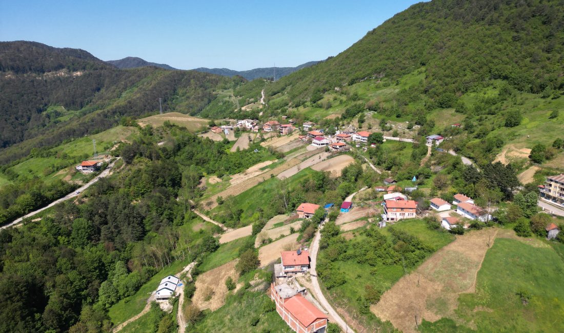 Ayhan ACAR/ULUS (Bartın), – BARTIN ile Kastamonu sınırları içerisinde yer