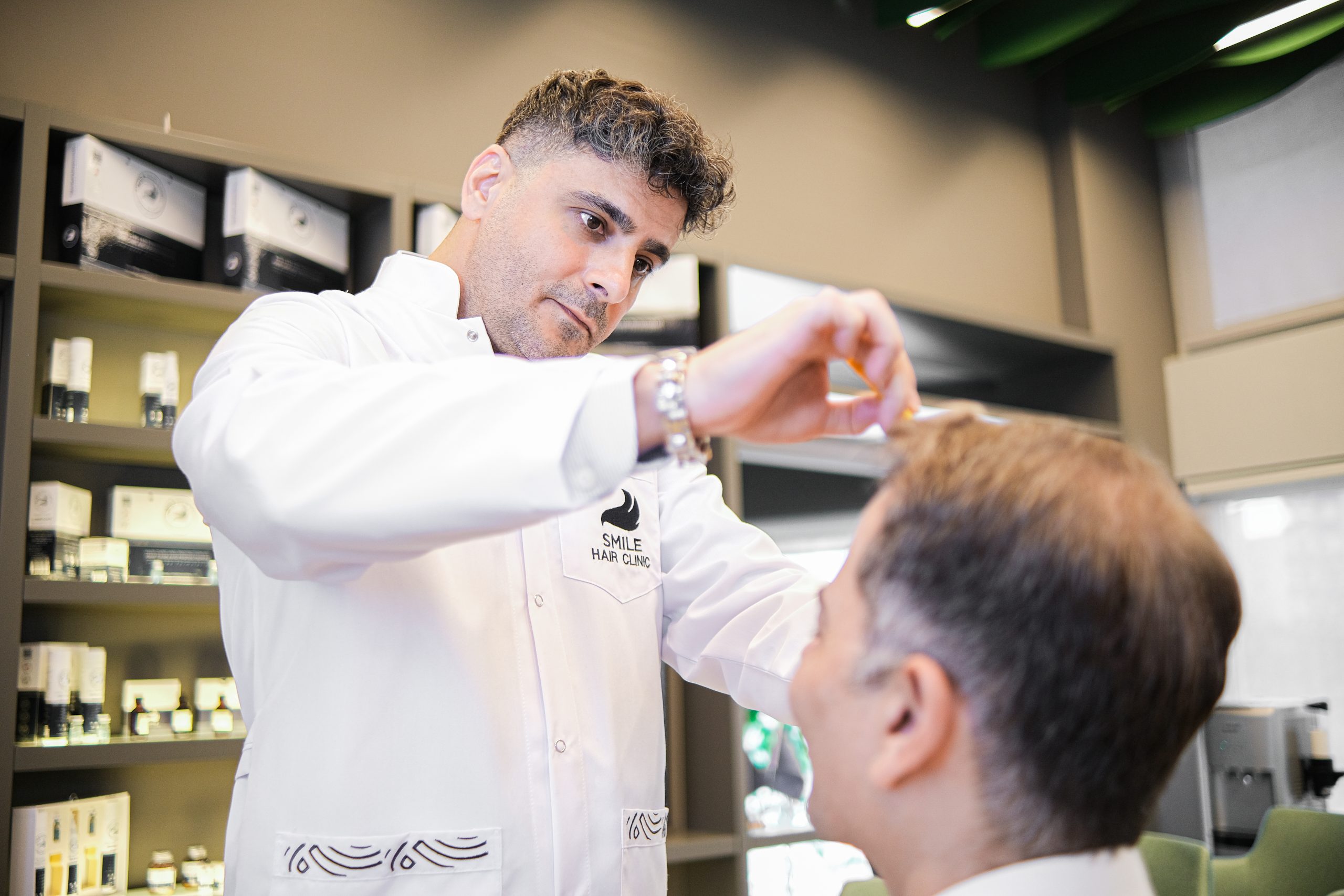 Saç ekiminden etkili sonuç almak için 'masaj yaptırın' önerisi