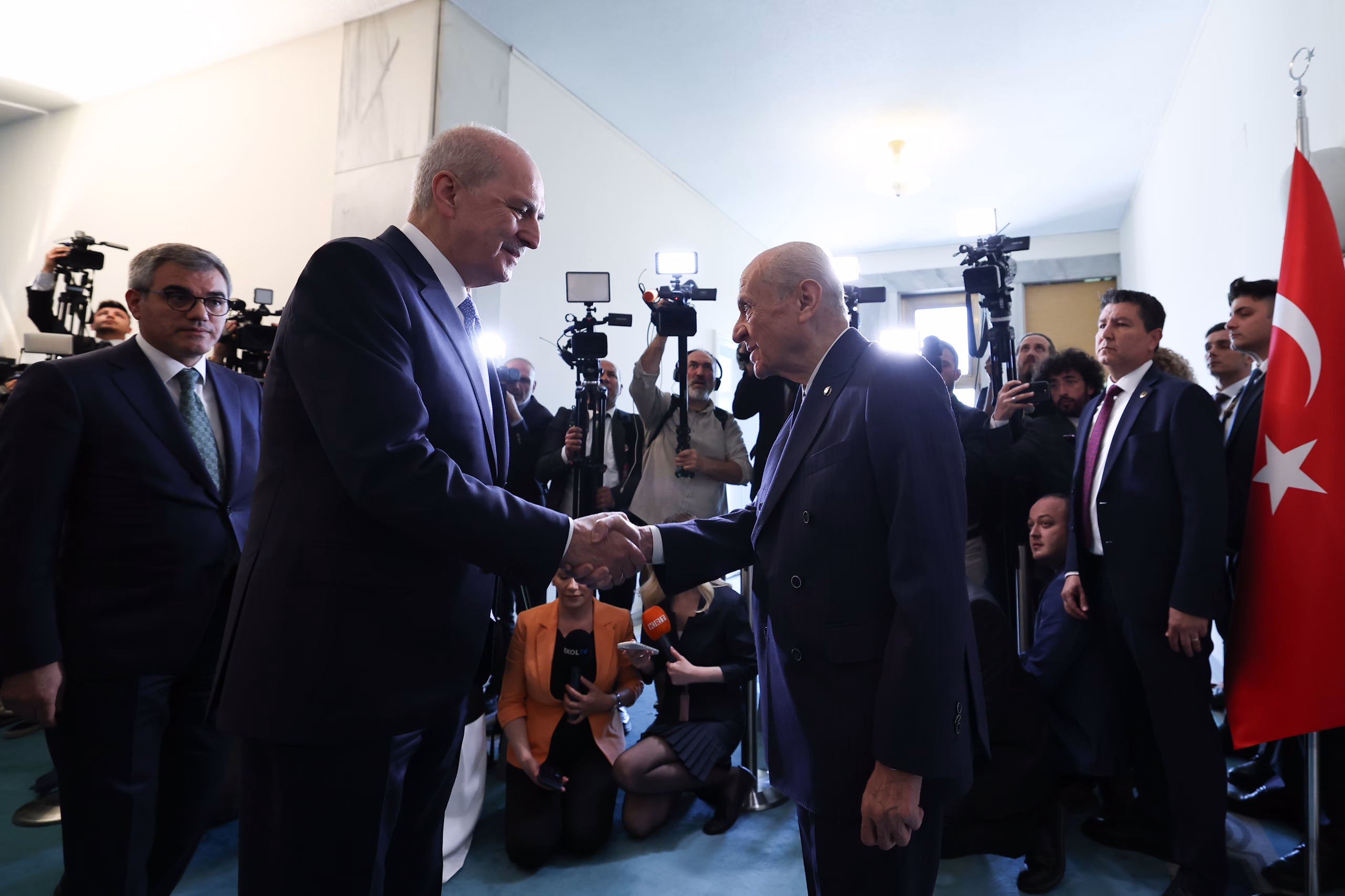 TBMM Başkanı Kurtulmuş, Bahçeli'yi ziyaret etti TBMM Başkanı Kurtulmuş, Bahçeli'yi ziyaret etti