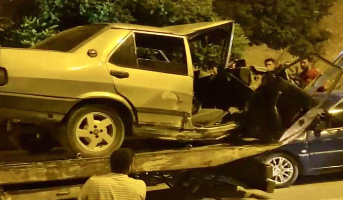 Kahramanmaraş’ta direksiyon hakimiyetini kaybeden sürücü park halindeki araçlara çarpması sonucu