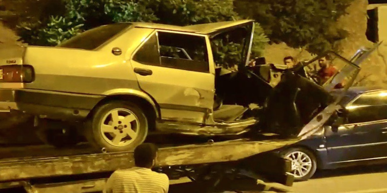 Kahramanmaraş’ta park halindeki araçlara çarptı: 2 yaralı
