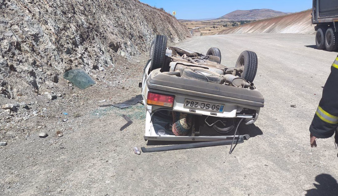 Kahramanmaraş’ın Afşin ilçesinde otomobilin takla atması sonucu 2 kişi yaralandı.