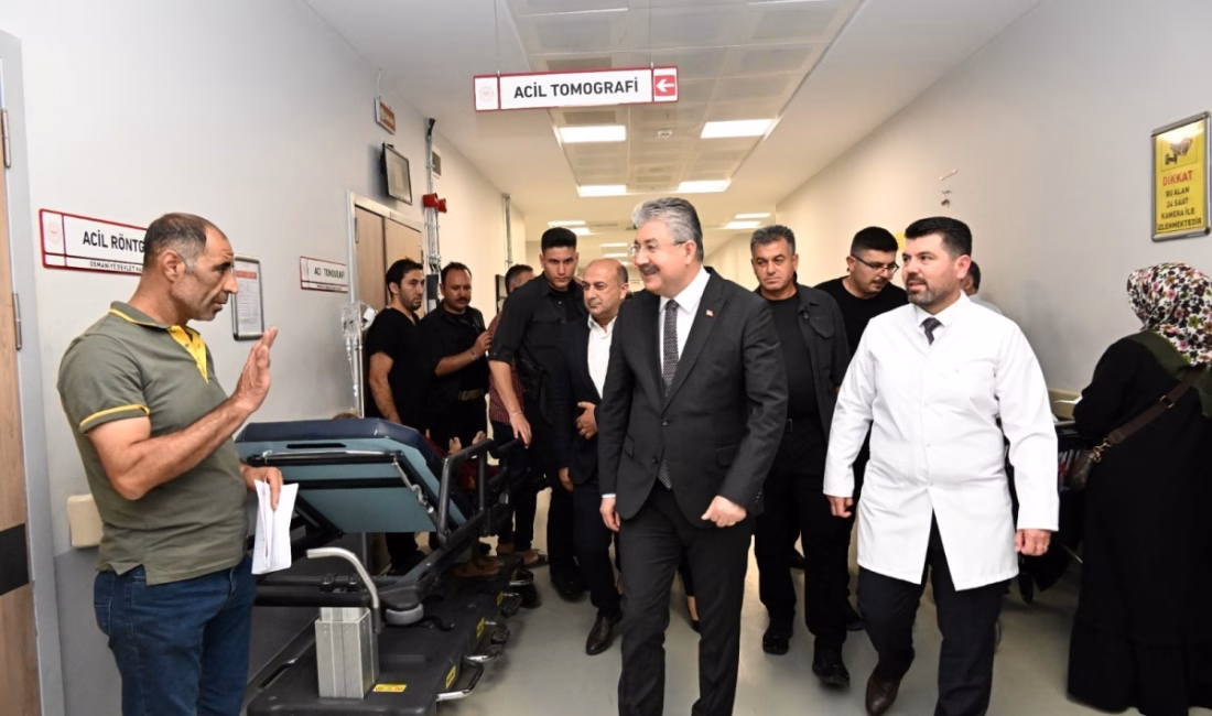 Osmaniye Valisi Dr. Erdinç Yılmaz,Osmaniye Devlet Hastanesini ziyaret ederek acil